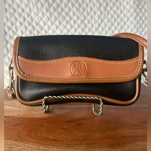 Dooney & Bourke Black Pebbled Leather wallet crossbody Bag EUC